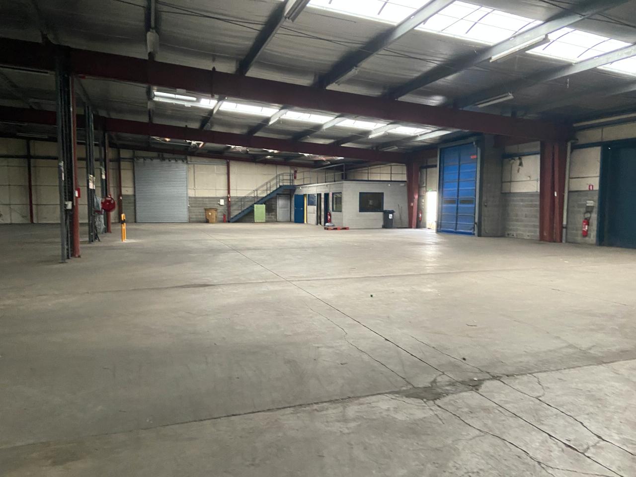 Local d'activité Saint-Quentin-Fallavier 2927m² Location local d'activité Saint-Quentin-Fallavier Isère OLACT2318170 4